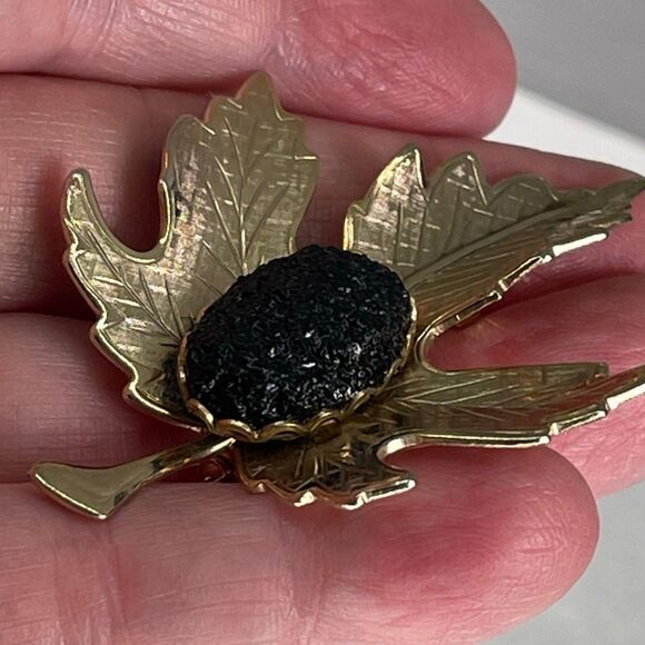 Vintage Maple leaf faux druzy brooch. - Picture 3 of 6